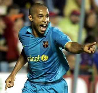 http://soccerlens.com/wp-content/uploads/2007/09/henry-barcelona.jpg